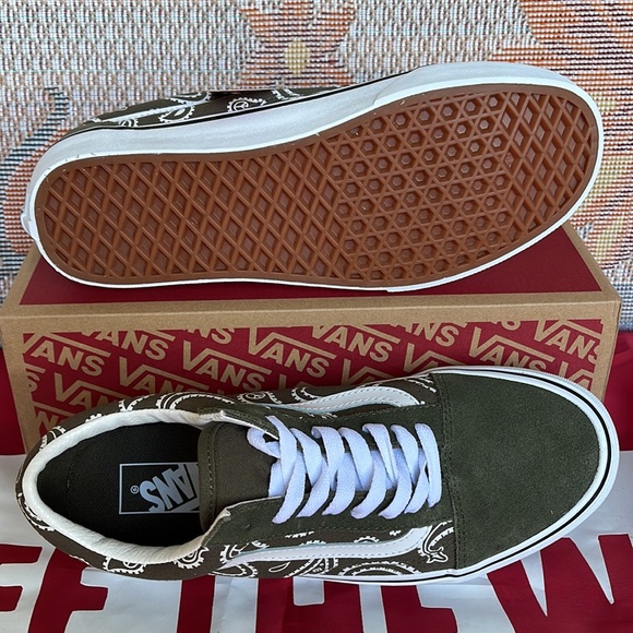 Vans Men’s Old Skool
(Peace Paisley) Grape Leaf 
VN0A5KRFBOF sneakers - Picture 6 of 16